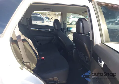 2015 Kia Sorento Lx z USA, uszkodzony, nr VIN 5XYKT3A61FG660796